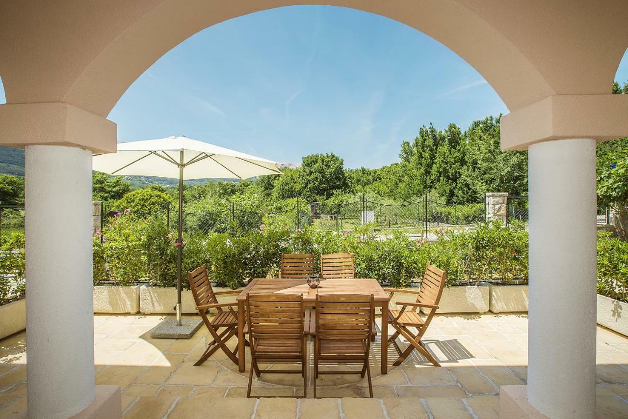 Residence Mediterraneo II Башка Экстерьер фото